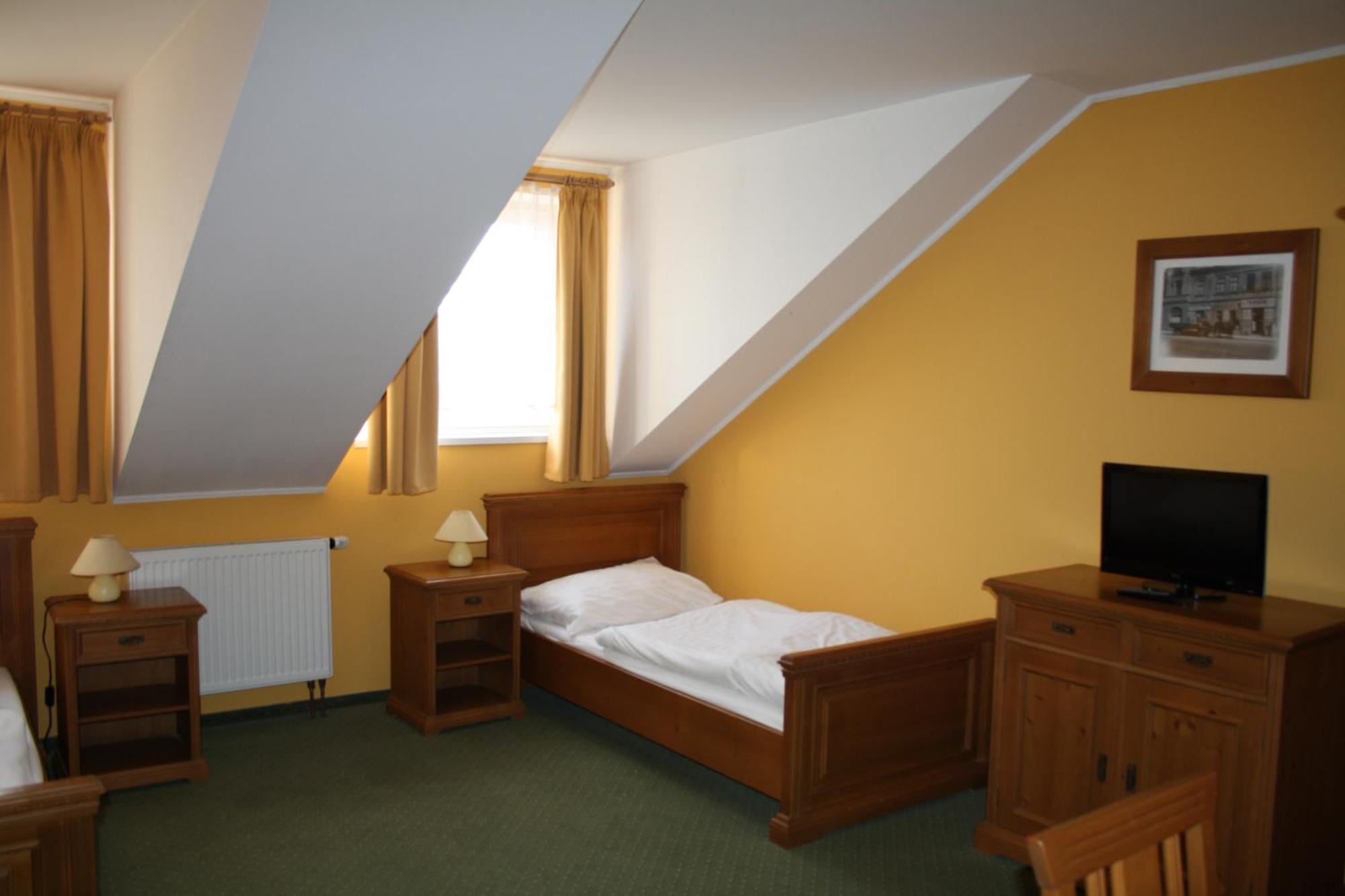 Hotel Boucek Mochov ภายนอก รูปภาพ
