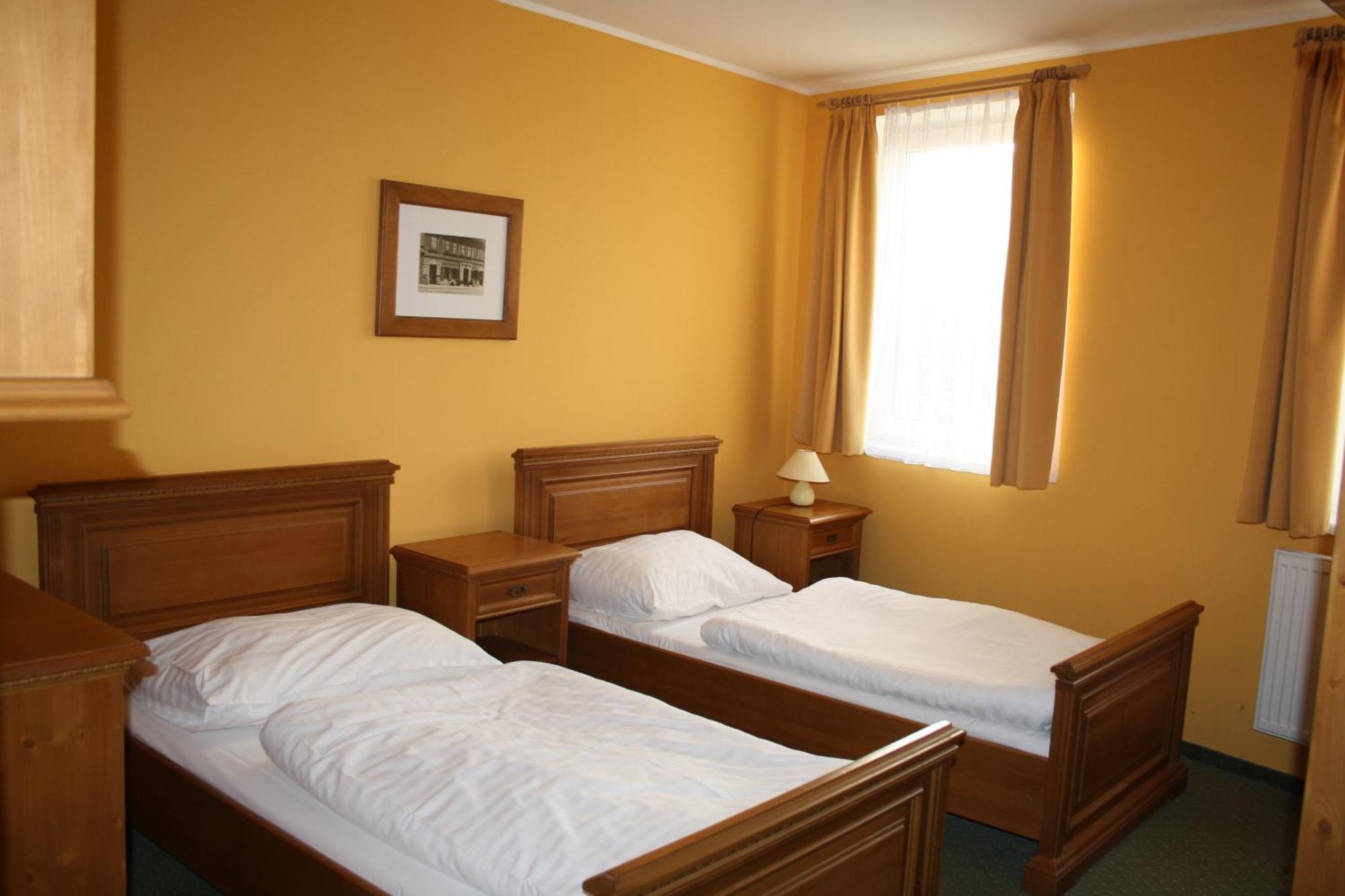 Hotel Boucek Mochov ภายนอก รูปภาพ