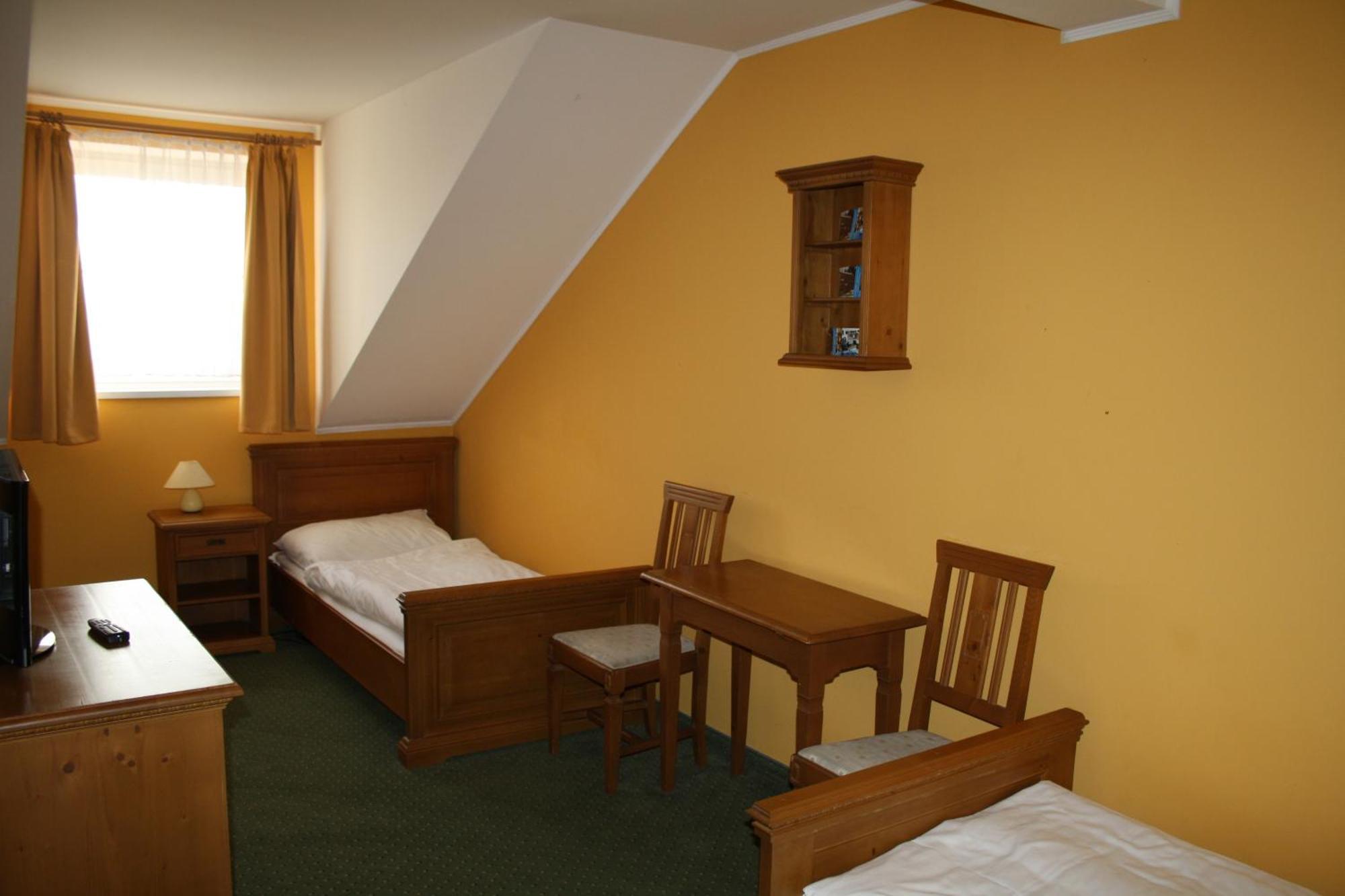 Hotel Boucek Mochov ภายนอก รูปภาพ