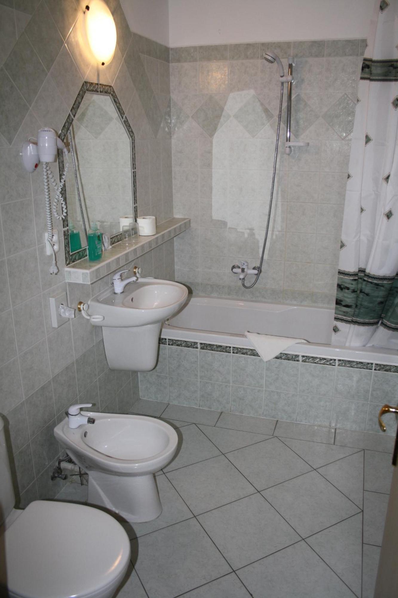 Hotel Boucek Mochov ภายนอก รูปภาพ